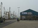 324B om de hoek kade aanhouden links van de loods